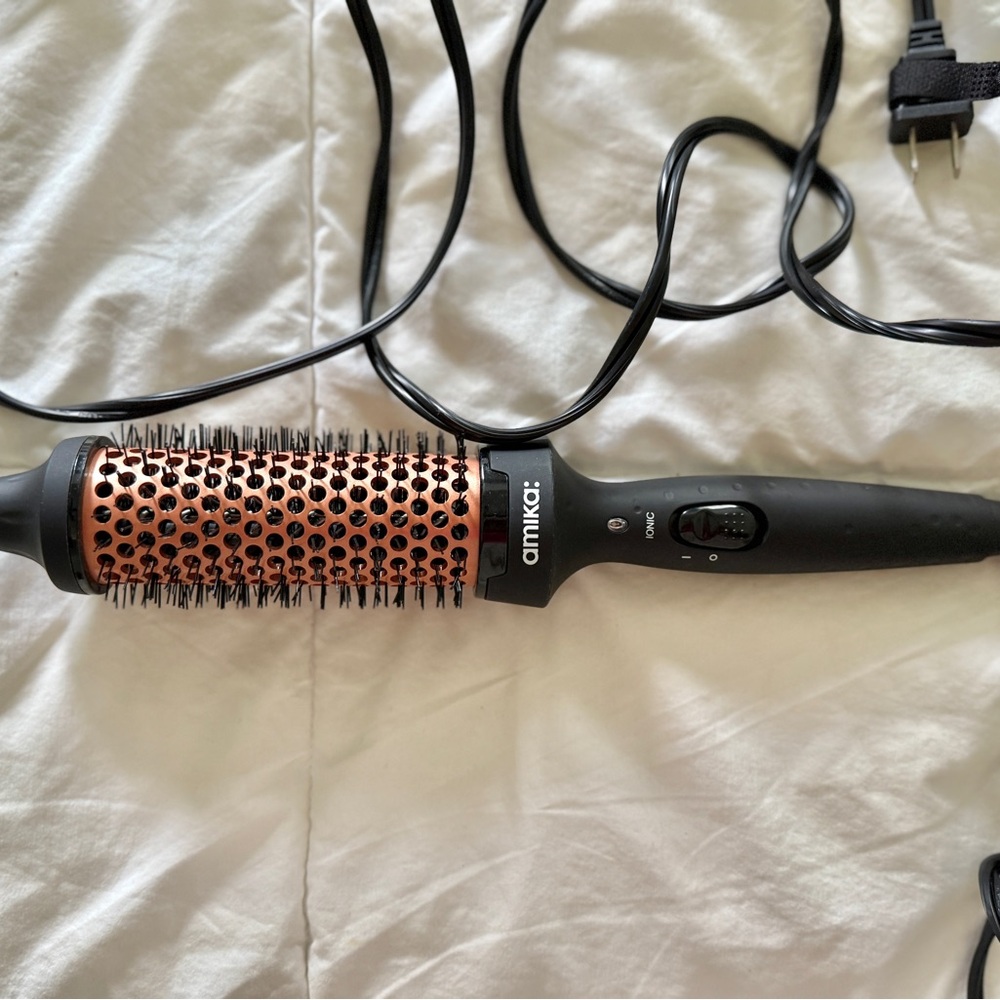 Amika Thermal Round Brush